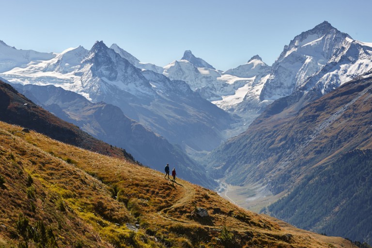 Рассмотрите фото швейцарских альп отметьте три самые запоминающиеся черты