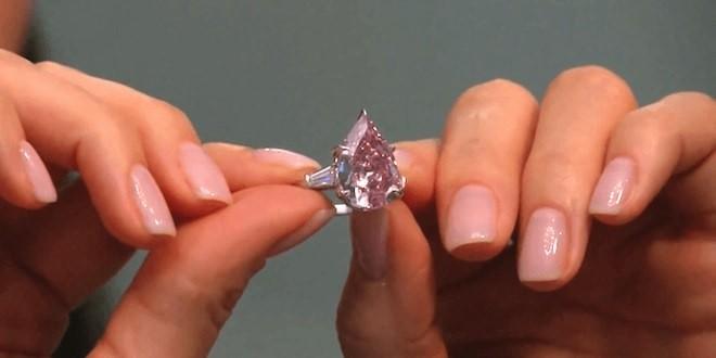 уникальный розовый бриллиант