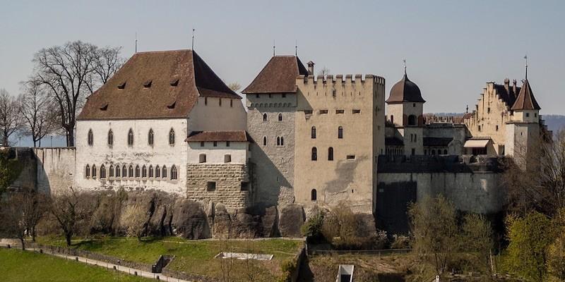 Замок Ленцбург