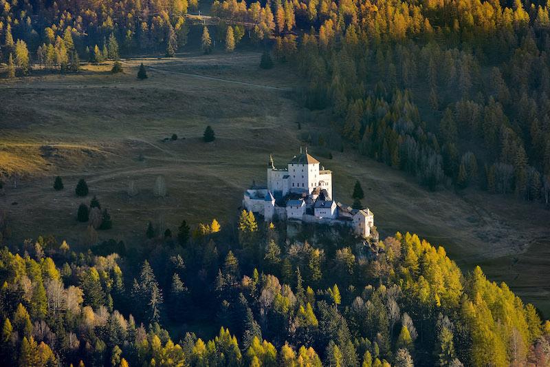 Замок Тарасп Швейцария